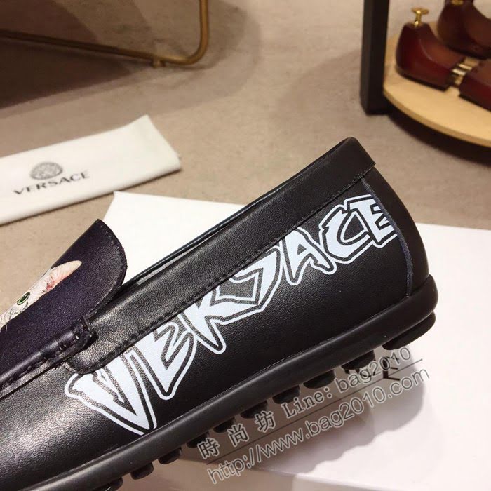 VERSACE男鞋 專櫃同步 範思哲男士一腳蹬 休閒系列 豆豆鞋  jpx1843